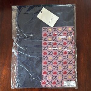 NWT GUCCI HEART SCARF